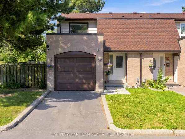 11 Livonia Pl #32, Toronto, ON M1E 4W5