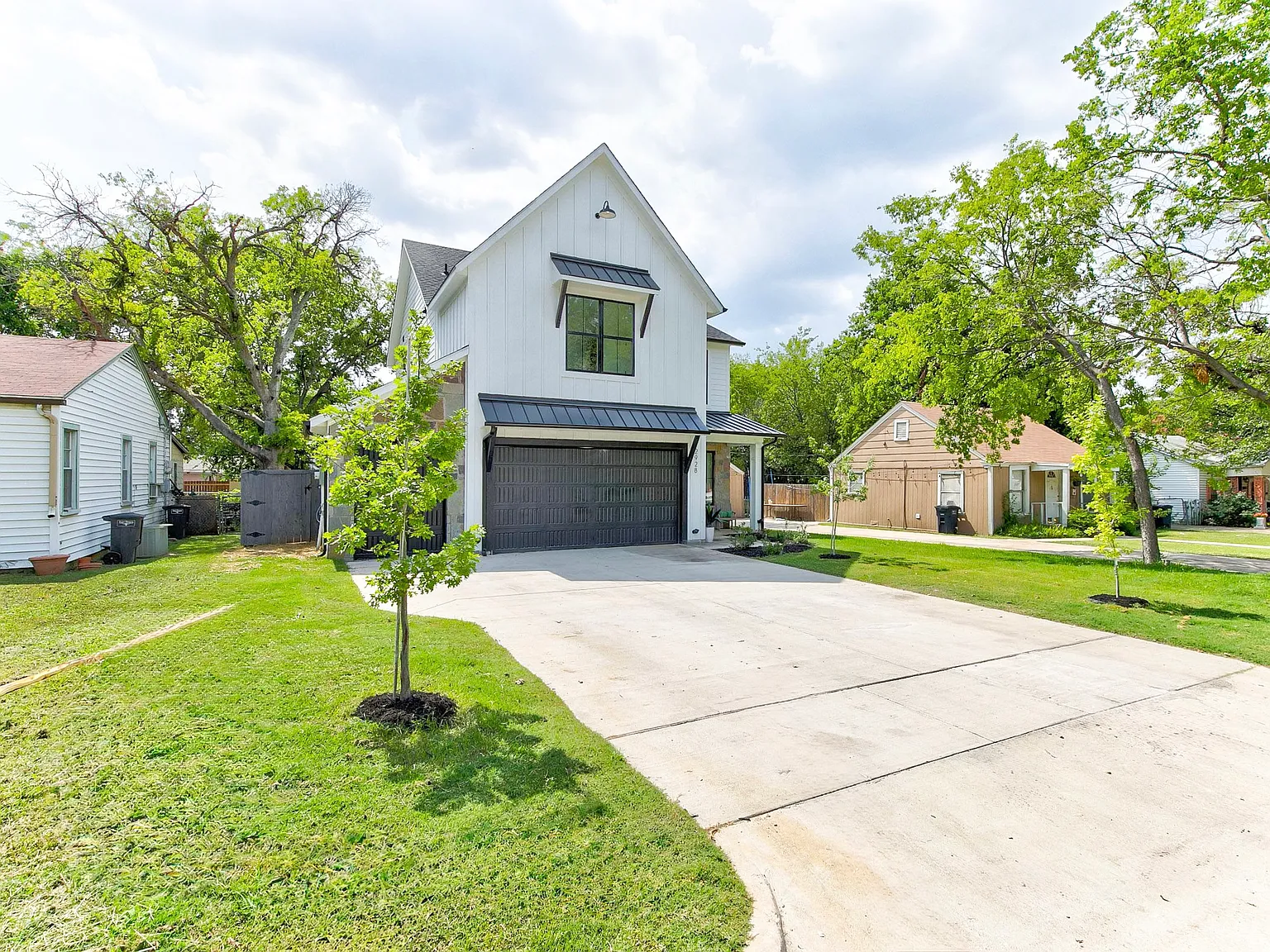 5 bed, 3.5 bath, 3306 sqft, $7,000 — Photo 3