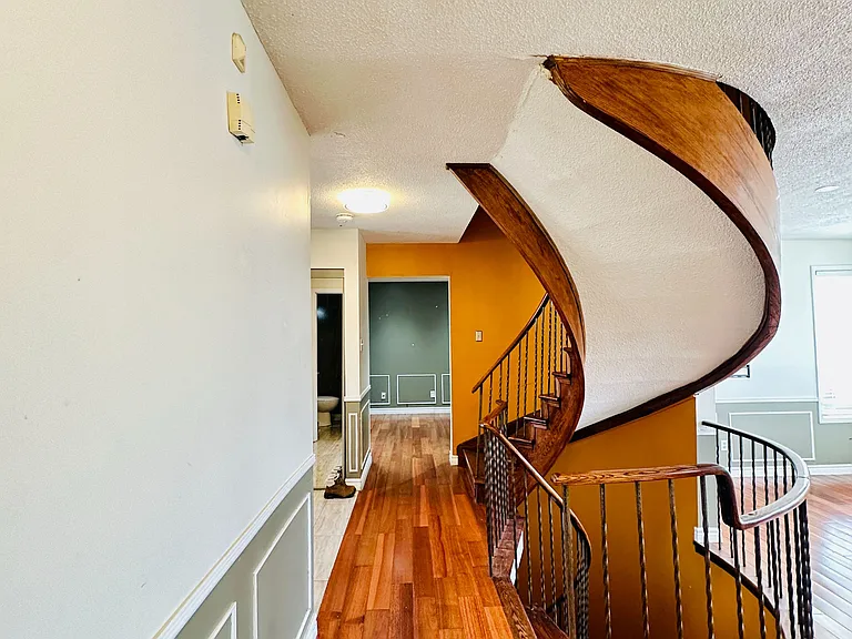 52 Moffatt Ave — Photo 23