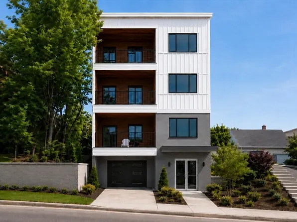 416 Langley Rd #6, Newton, MA 02459
