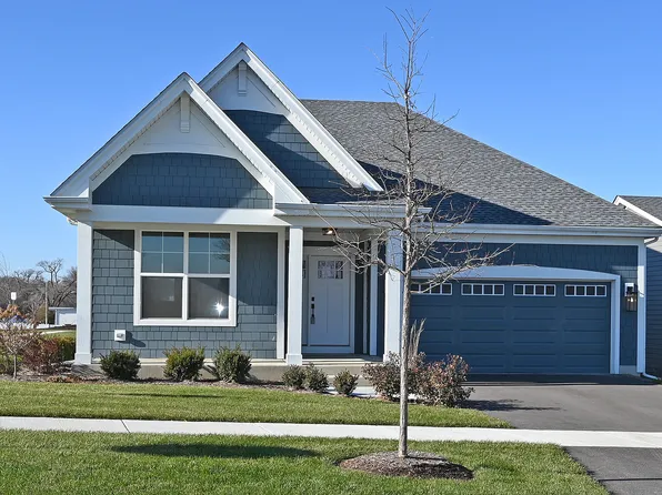 513 Robyn Lane St, Saint Charles, IL 60174