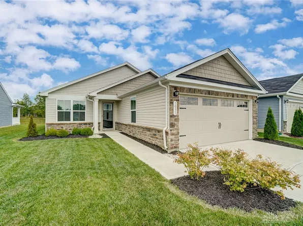 1031 Arbor Dr, Tipp City, OH 45371