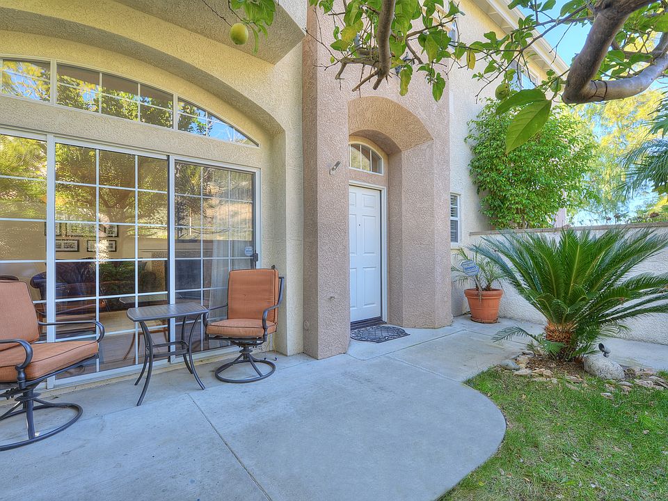 1st image of 347 Avenida De Royale