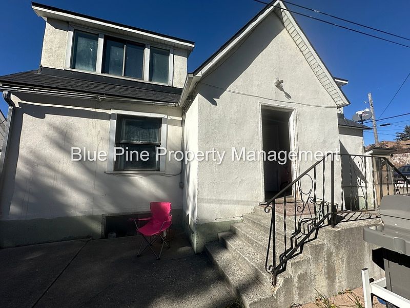1st image of 458 H St Unit 1