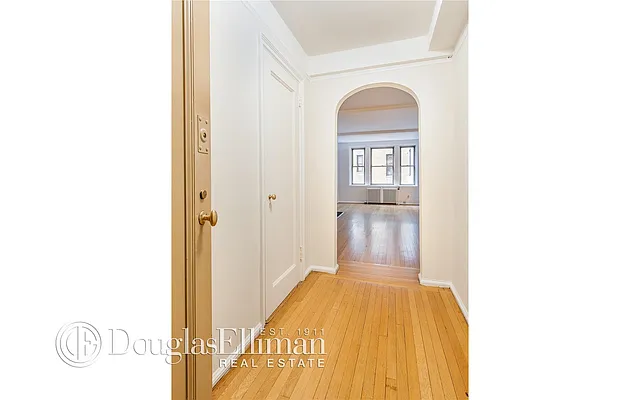 Rented by Douglas Elliman | media 24