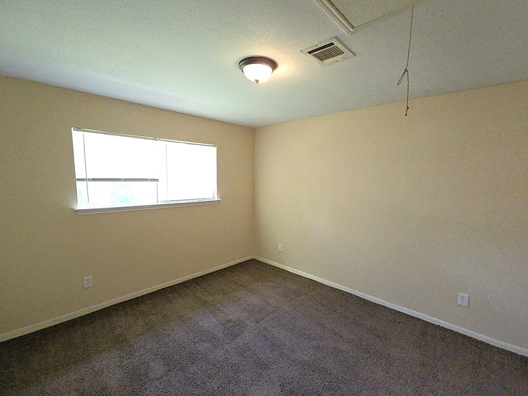 4718 Reynaldo Dr — Photo 11