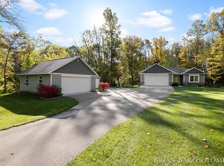 13260 Beckwith Dr NE, Lowell, MI 49331