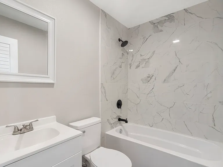 1607 W Lynn St — Photo 8
