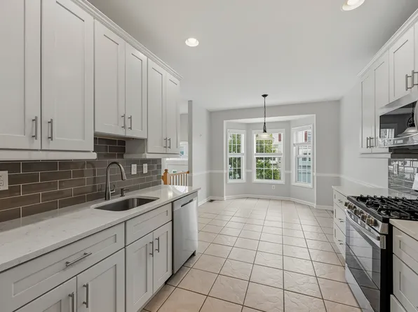 567 Coventry Dr, Nutley, NJ 07110