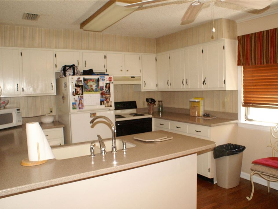 1st image of 5646 Lunker Ln