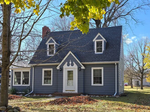 609 10th St N, Mountain Lake, MN 56159