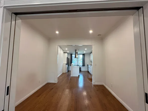 60 Union Street image 6 of 8