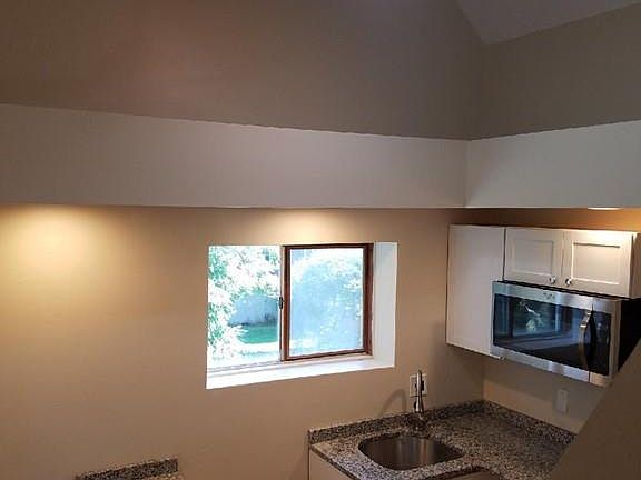 4th image of 57 Pine Grove Ave