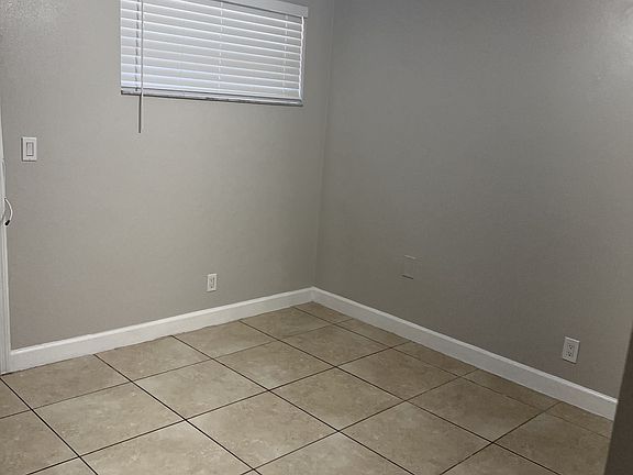 5th image of 1114 NE 16th Pl #3