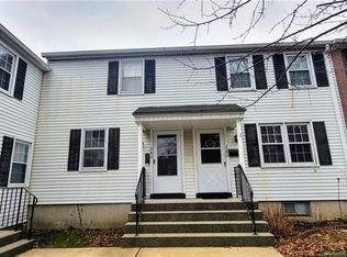 283 Sylvan Knoll Rd #283, Stamford, CT 06902