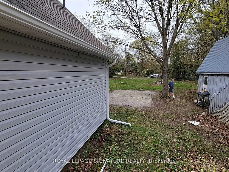 5749 Lakeshore Rd #1 — Photo 27