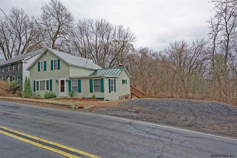 4th image of 19 HUDSON Avenue