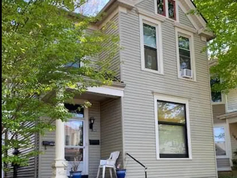 1944 Deerwood Ave #4 — Photo 1