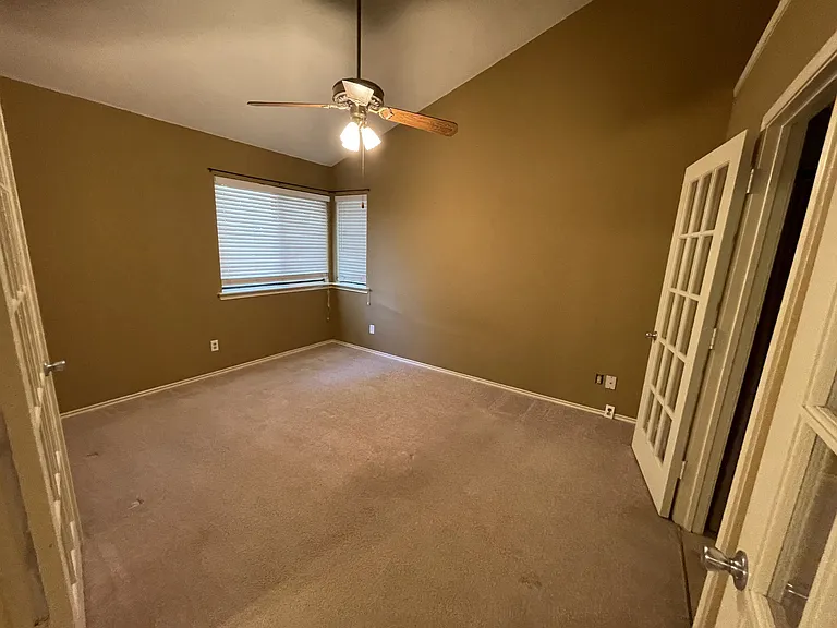 3202 Fairview Dr — Photo 15