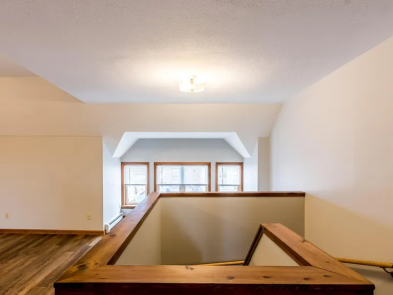 535 W Berry St #5 — Photo 15