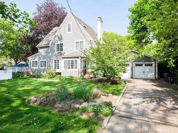 3305 211th St, Bayside, NY 11361