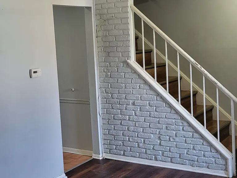 928 Miller Ave — Photo 13
