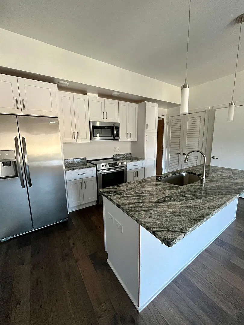 Old Trail Heights Apartments — Photo 2