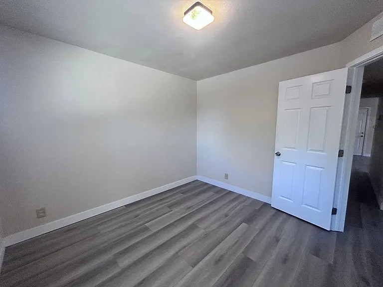 208 Talisman Dr — Photo 13