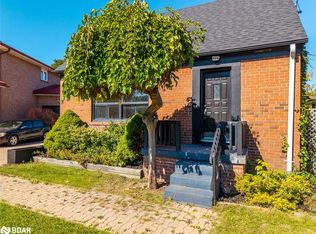 65 Barrhead Cres, Toronto, ON M9W 3Z8