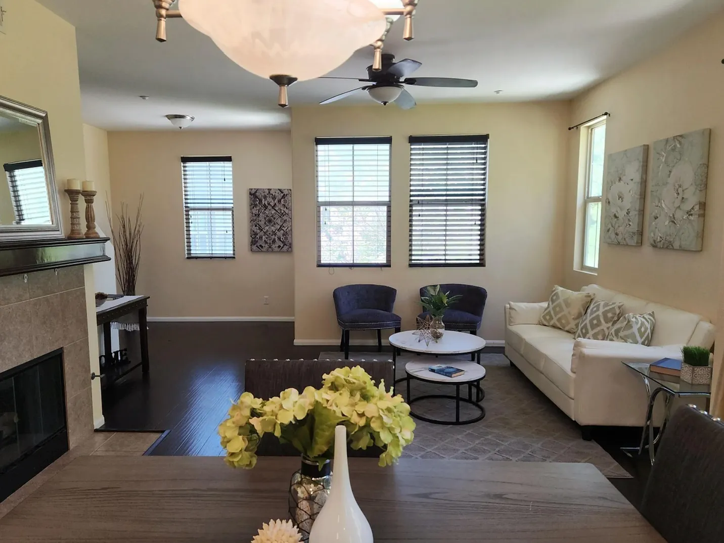 3 bed, 1604 sqft, $3,795 — Photo 4