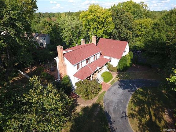 4th image of 8961 Kings Charter Dr