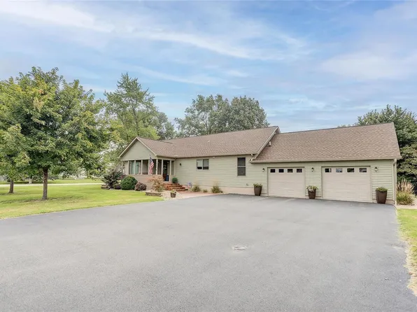 143 Bonita St, Wood River, IL 62095
