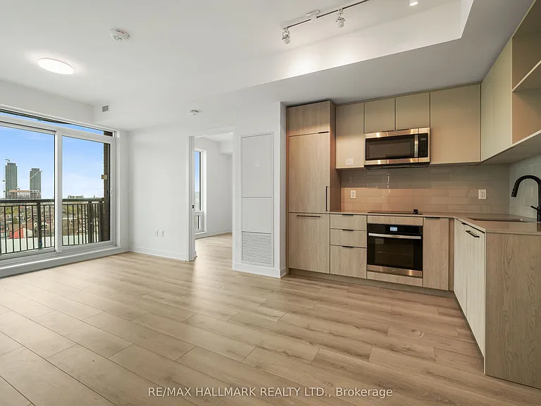 1185 Dupont St #627 — Photo 9