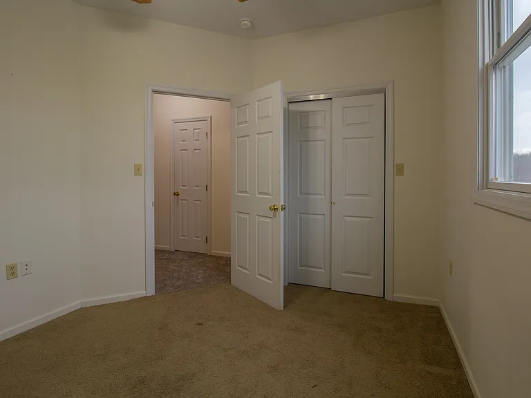 918 Harold Ave #918 — Photo 32
