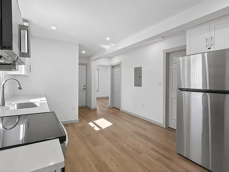 79 Fox St #2 — Photo 3