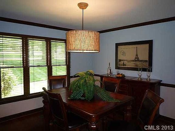 4th image of 4308 Windwood Cres