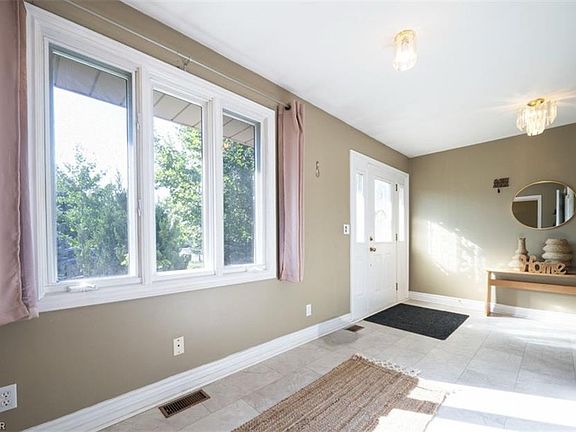 4th image of 385 Mount Pleasant Rd