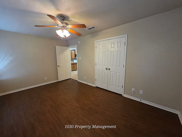 5804B Aquarius Dr — Photo 16