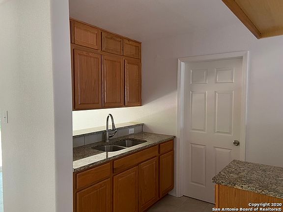 2nd image of 306 Plainview Dr