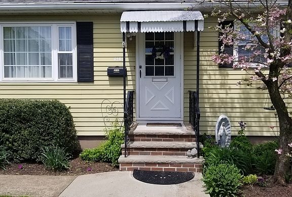 3rd image of 416 Sidorske Ave