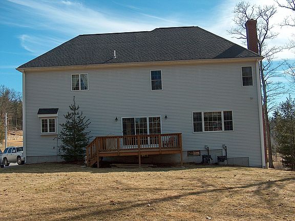4th image of 2 Karen Ln