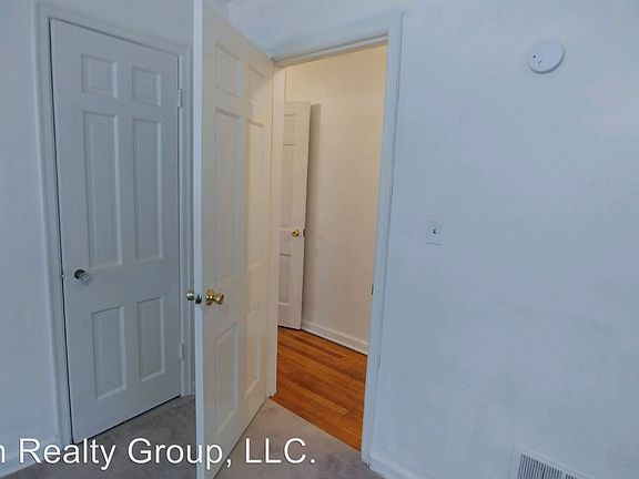 3rd image of 118 N 32nd Ave APT 2
