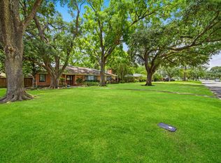 5117 Valerie St, Bellaire, TX 77401