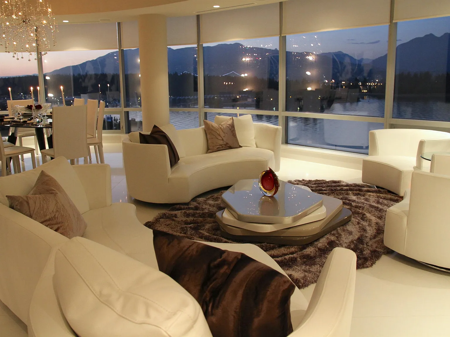 2 bed, 2200 sqft, $10,000 — Photo 2