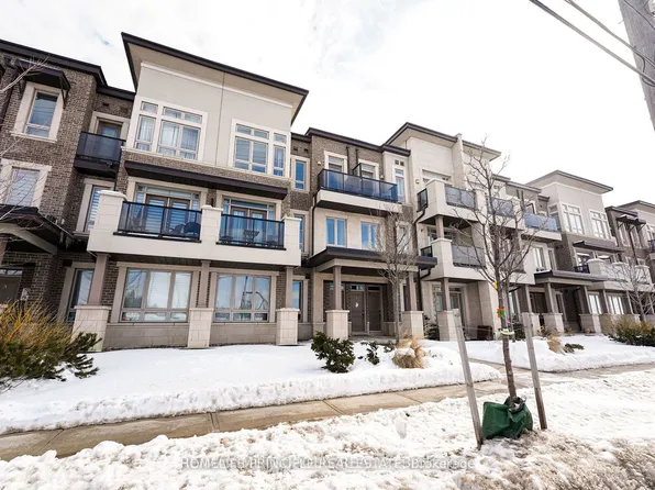 9621 Jane St #6, Vaughan, ON L6A 4G5