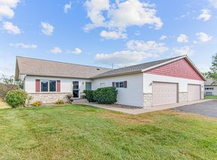 1016 W Ridge Ct, New Richmond, WI 54017