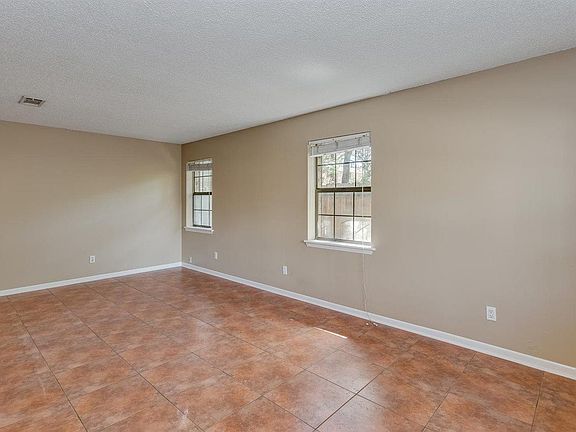 5th image of 2709 E Desoto St