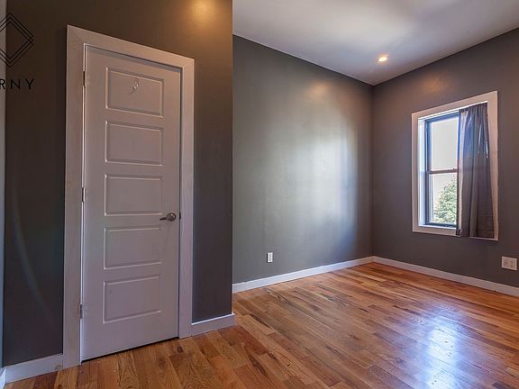 4th image of 1347 De Kalb Ave