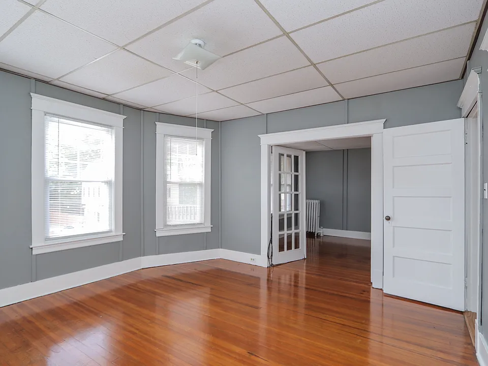 8 Ivy Ave #2