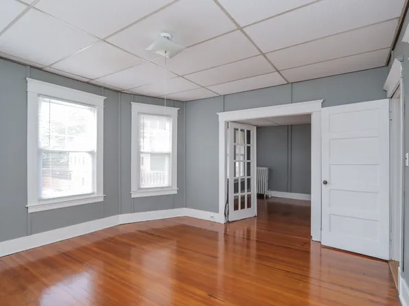 8 Ivy Ave #2, Holyoke, MA 01040